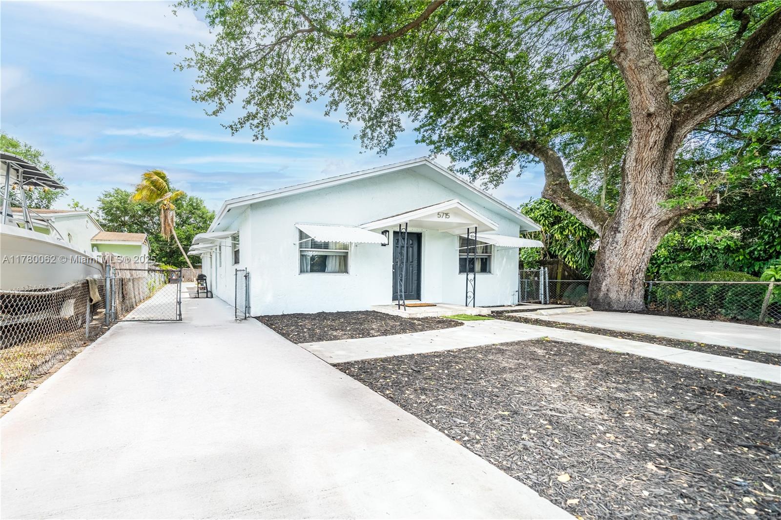 Homes for sale in Hollywood, FL | 5715 Garfield St, Hollywood, FL 33021 | MLS# A11780062