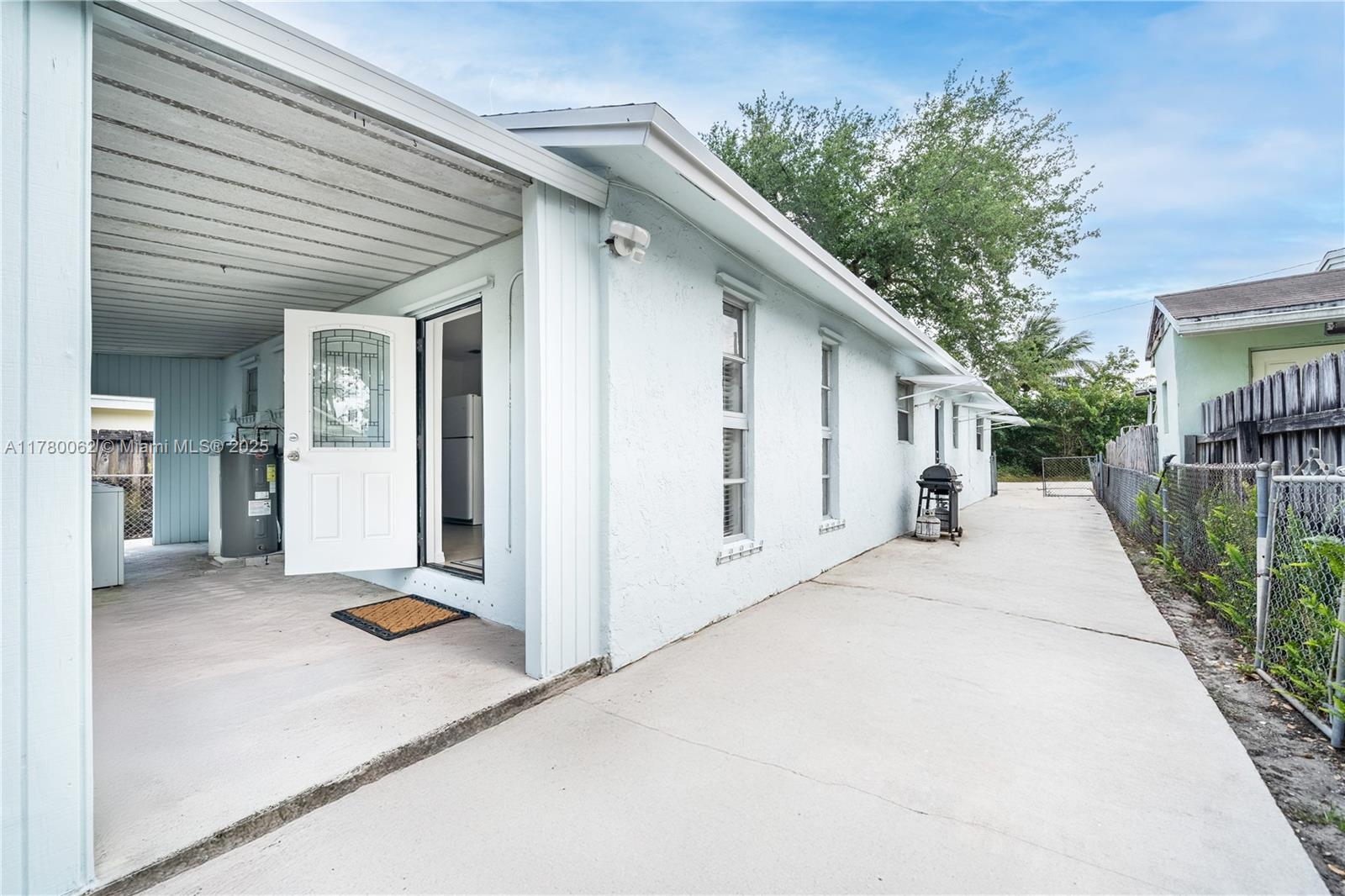 5715 Garfield St, Hollywood, Florida image 9