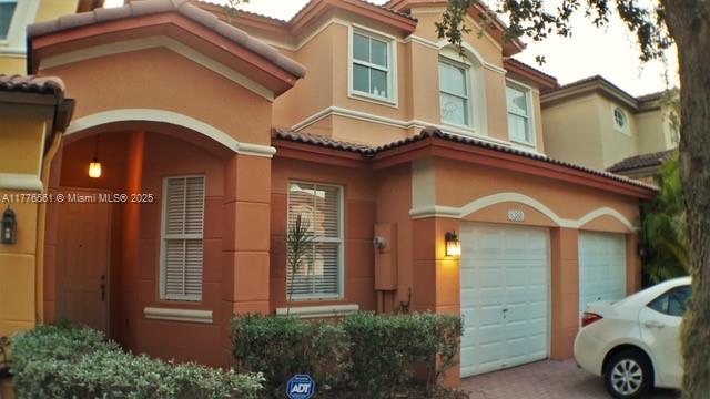 8388 NW 114th Path, Doral, Florida image 2