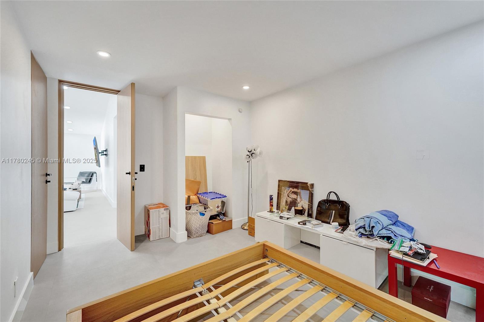 Listing Photo 16