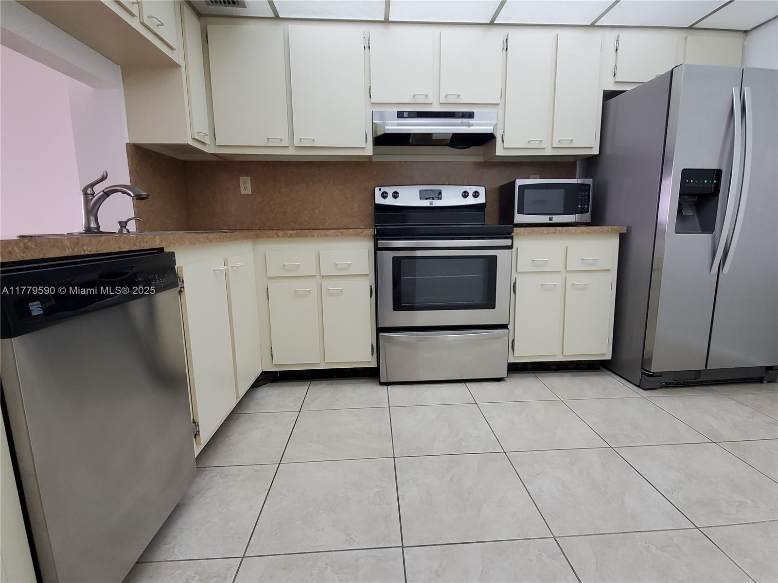 2625 Collins Ave #608, Miami Beach, Florida image 3