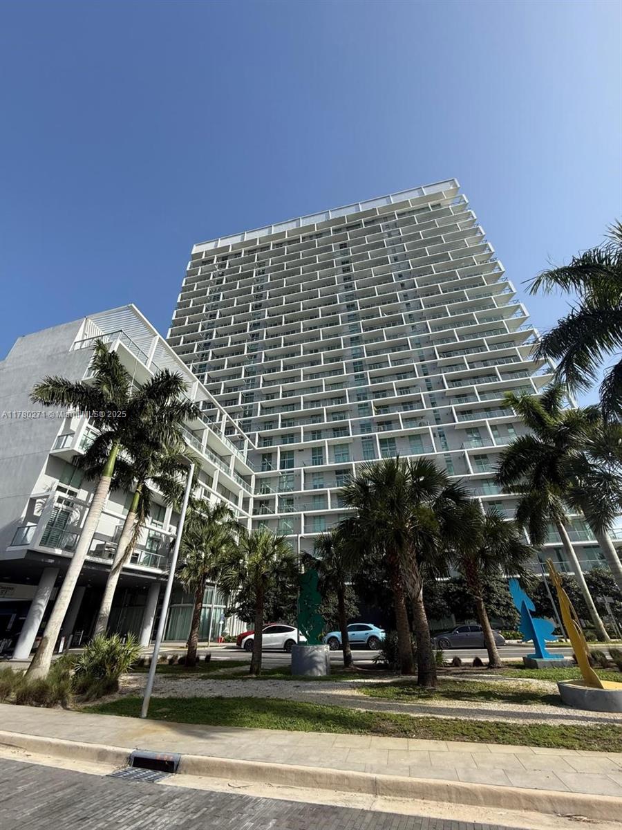 Condo for Sale in Sunrise, FL