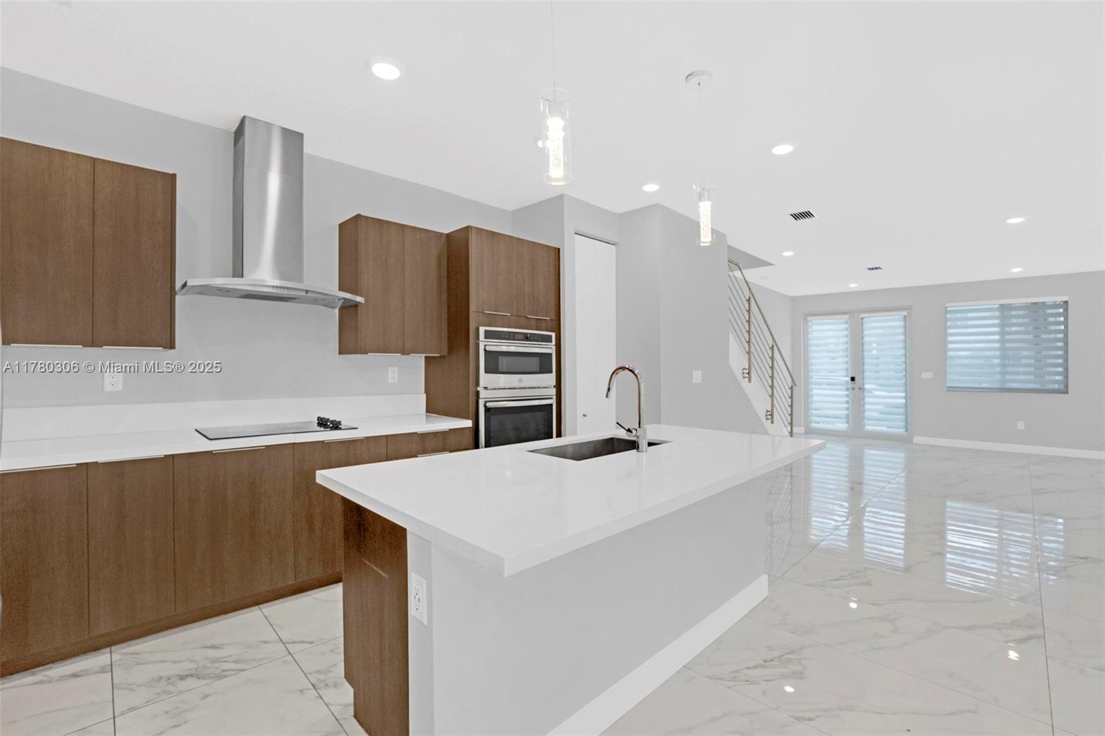 10259 NW 66th St, Doral, Florida image 12