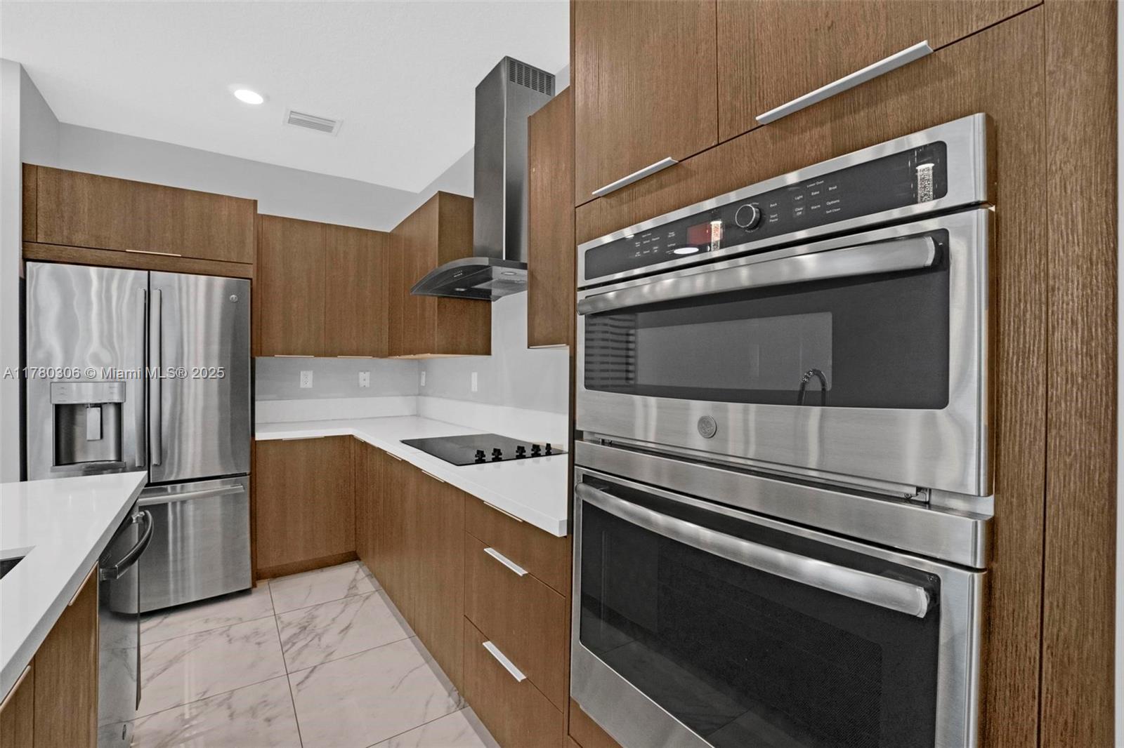 10259 NW 66th St, Doral, Florida image 14
