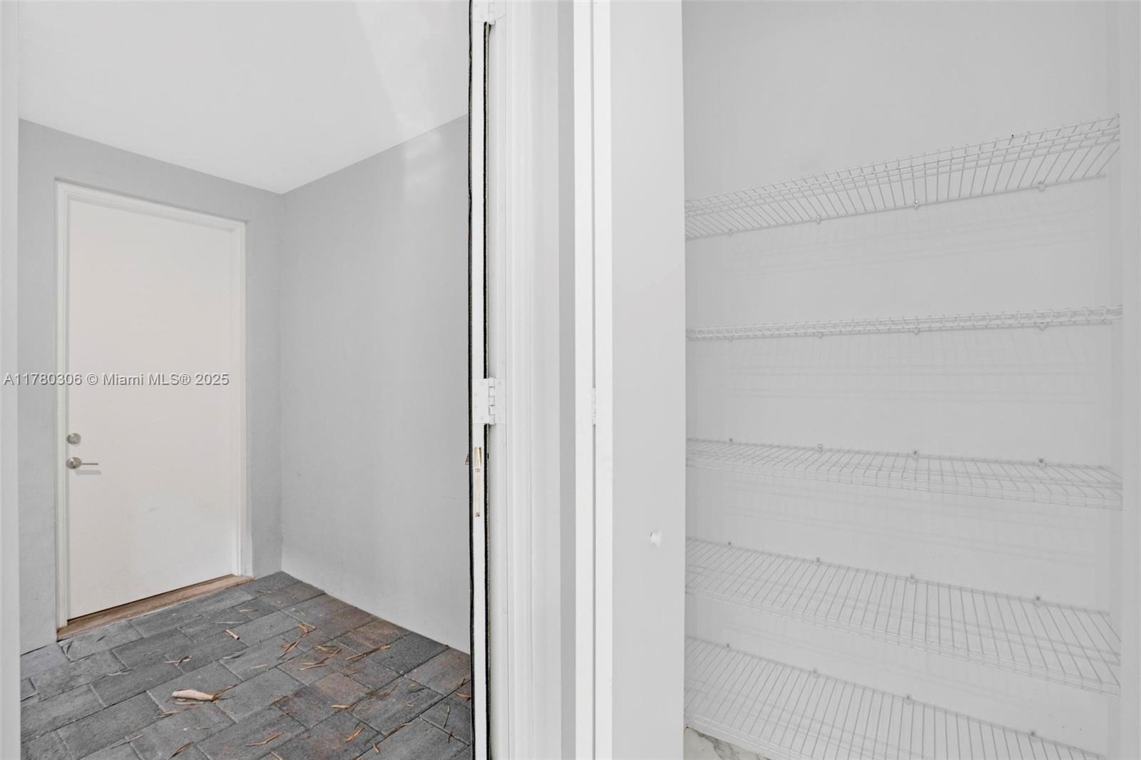 10259 NW 66th St, Doral, Florida image 31