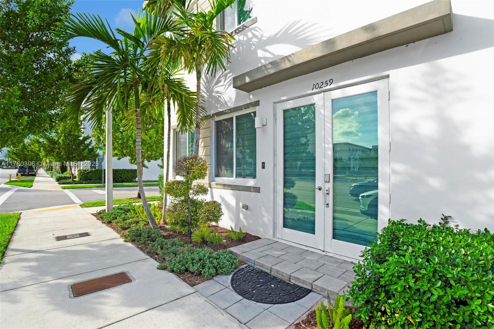 10259 NW 66th St, Doral, Florida image 6
