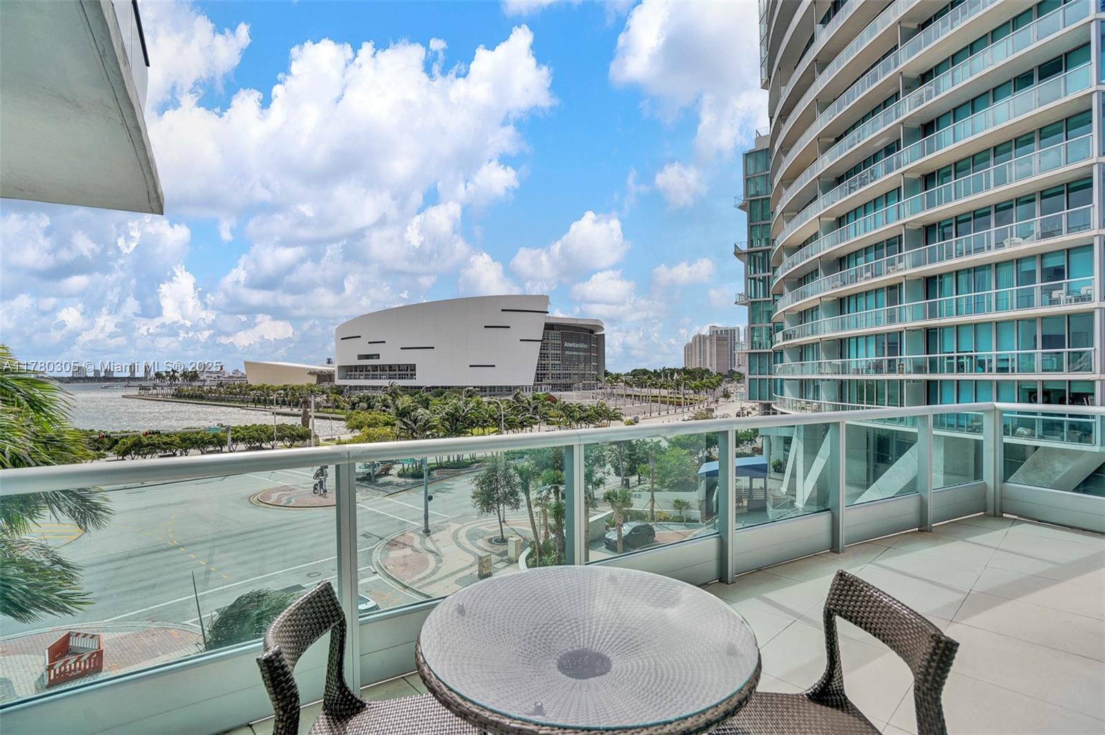 Apartamento para Alugar em Miami, FL