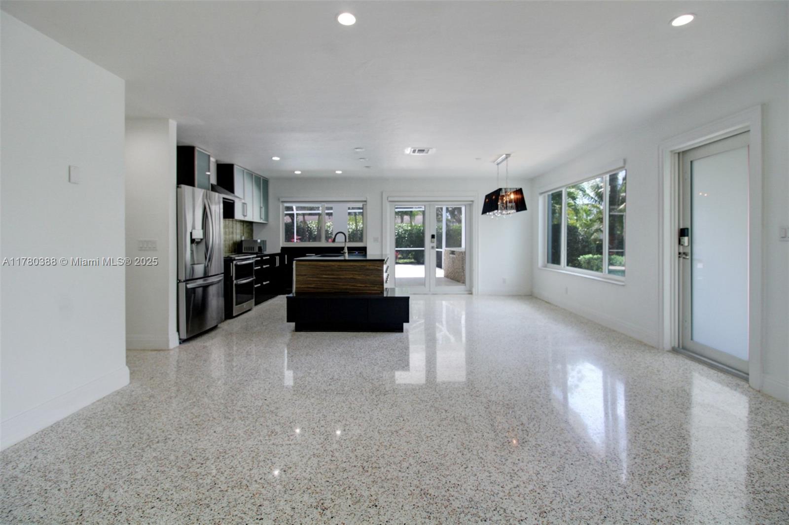 Listing Photo 9