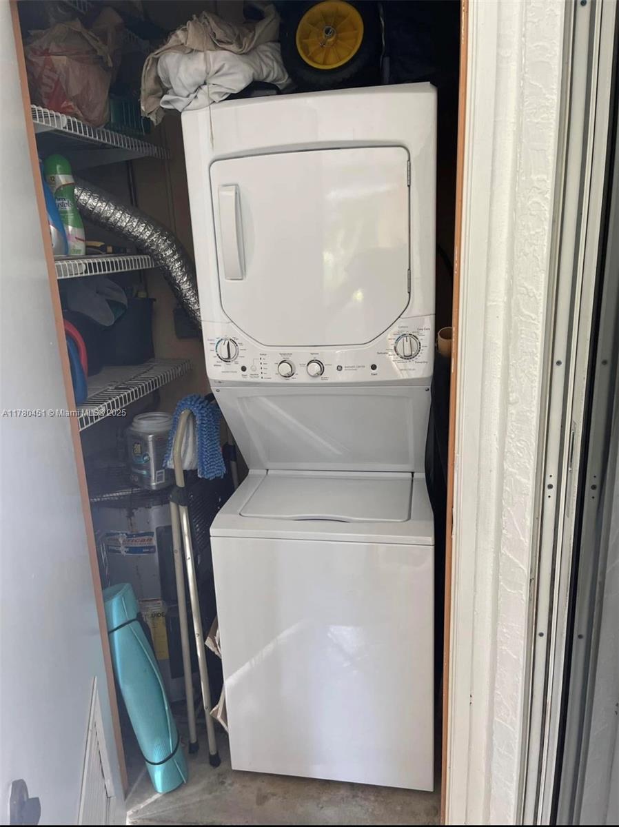 430 SE 7th St #304E, Dania Beach, Florida image 22