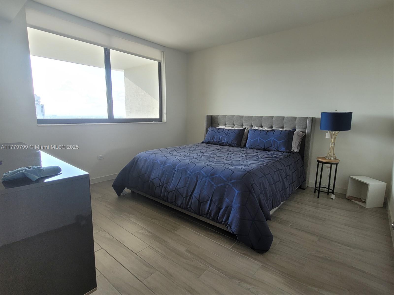 Listing Photo 9