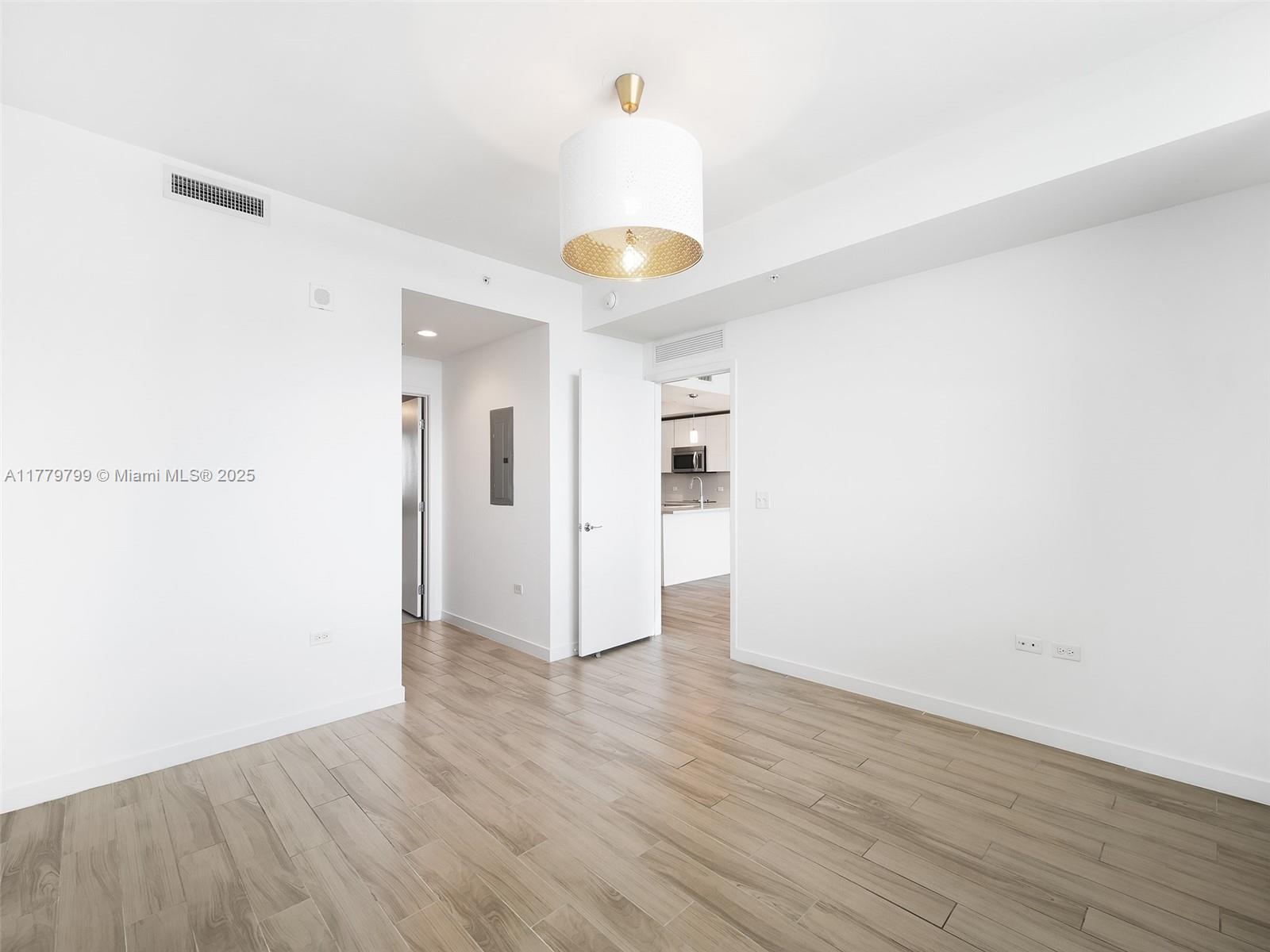 999 SW 1st Ave #2213, Miami FL 33130