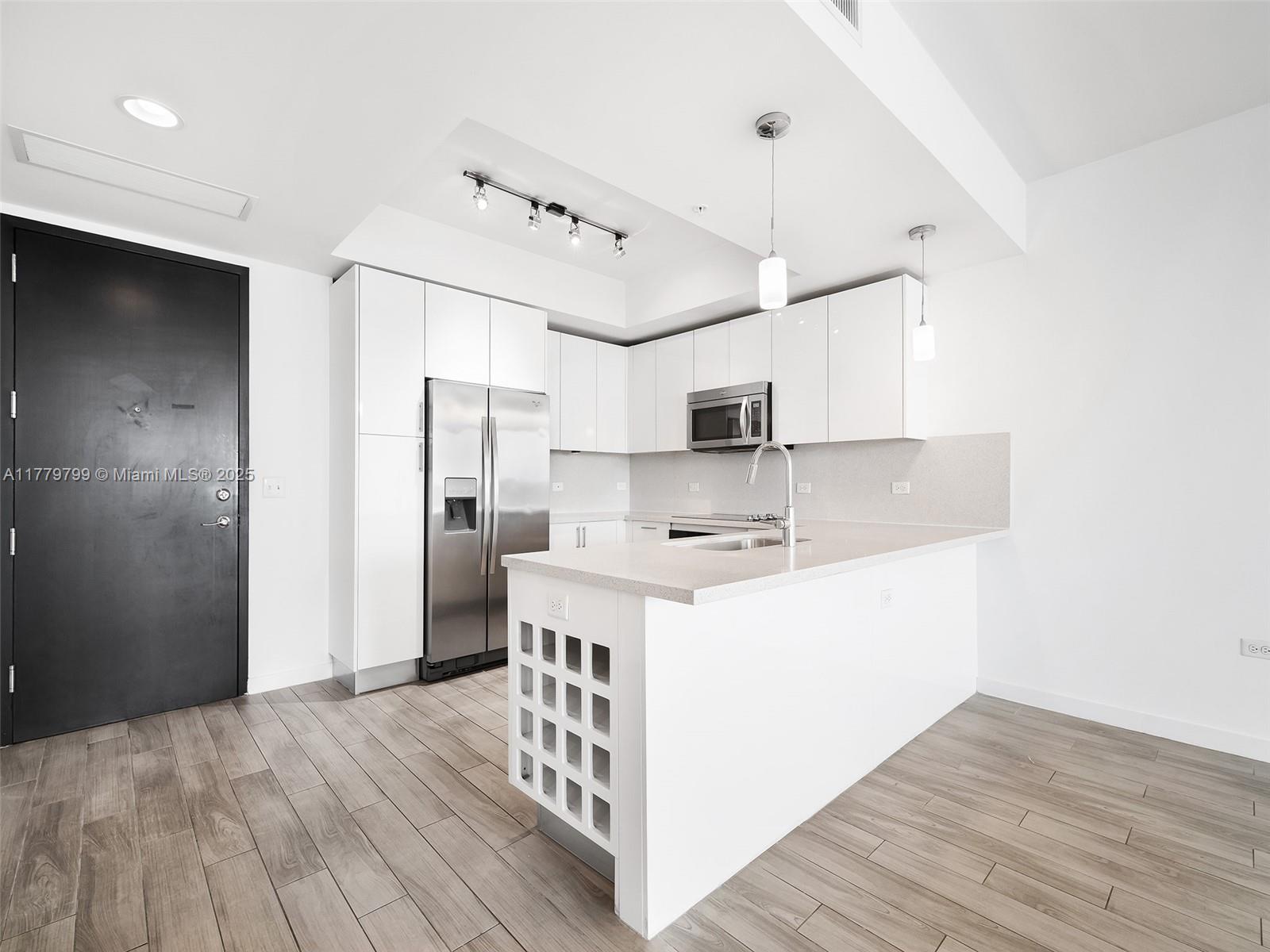 999 SW 1st Ave #2213, Miami FL 33130