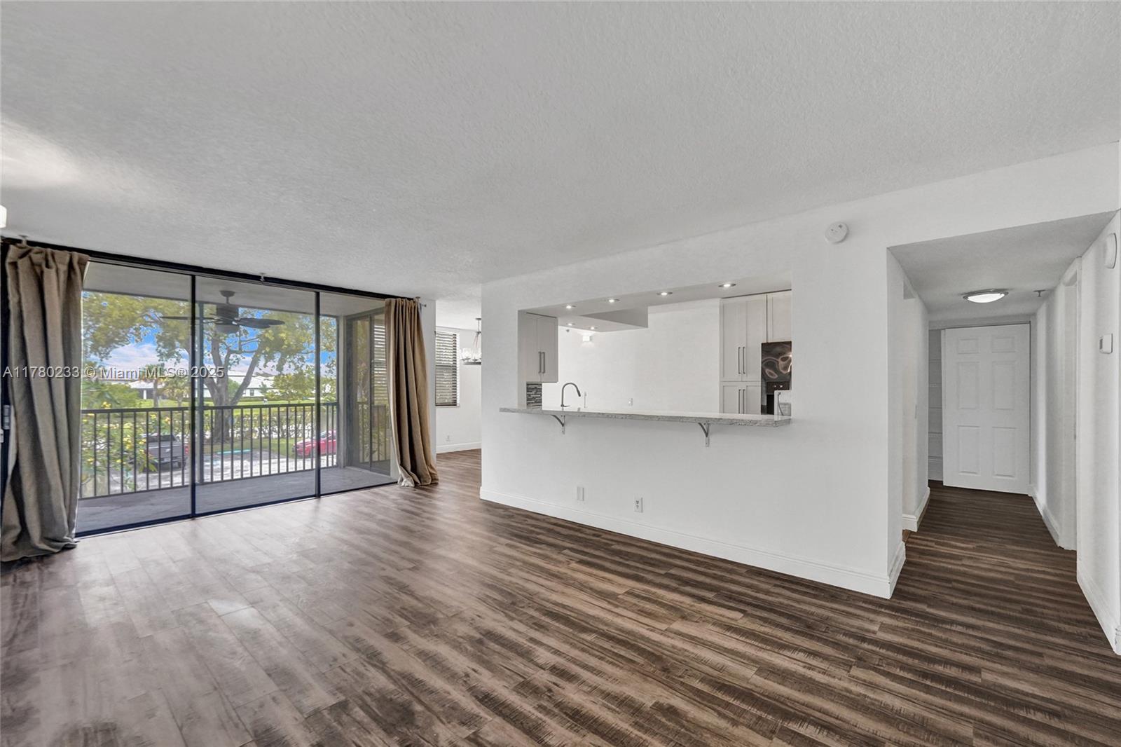 105 Lake Emerald Dr #211, Oakland Park, Florida image 5