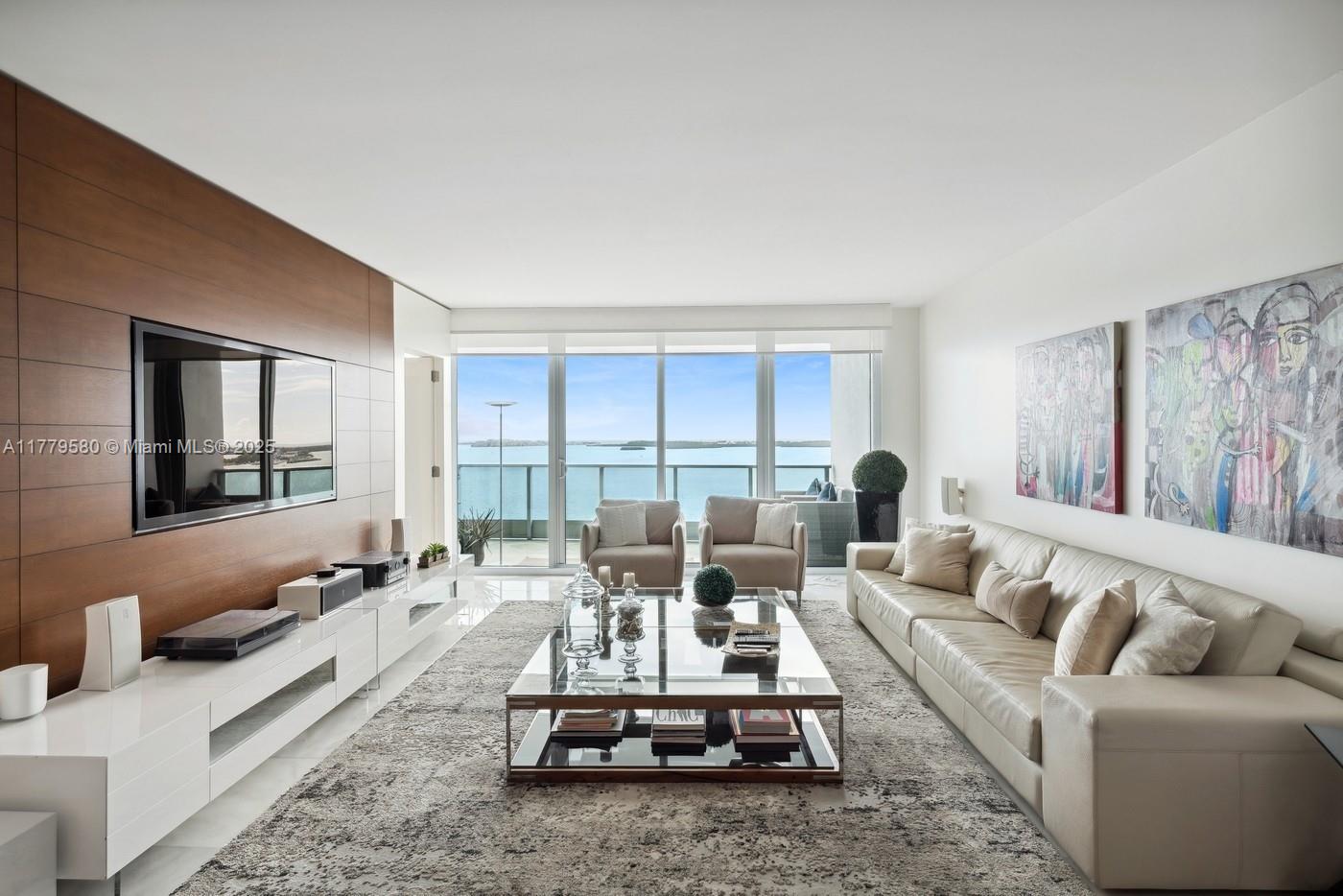 Condo for Sale in Miami, FL
