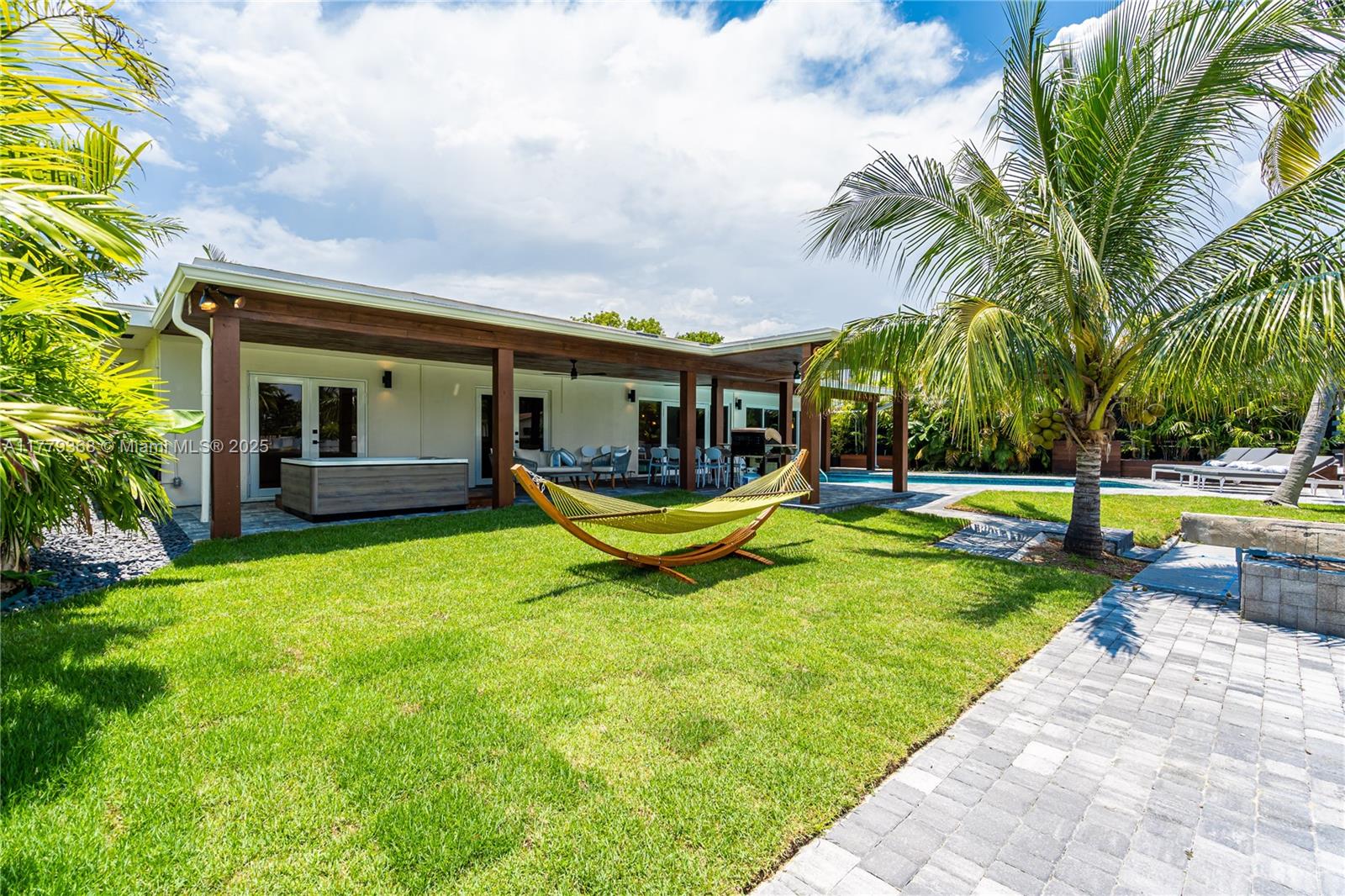 2243 Bayview Ln, North Miami, Florida image 15