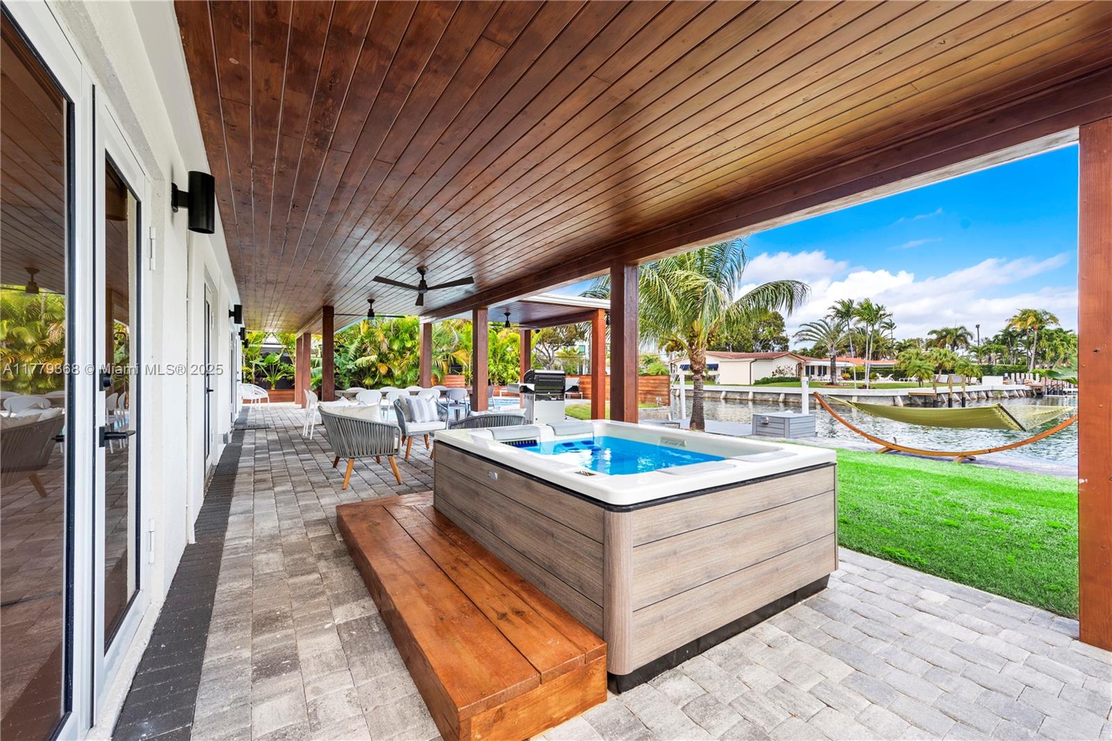 2243 Bayview Ln, North Miami, Florida image 16
