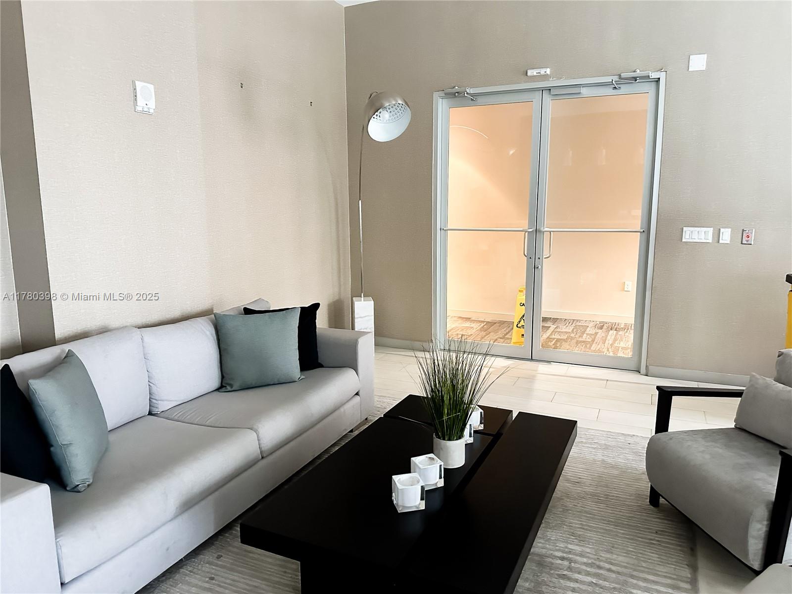 1010 SW 2nd Ave #1606, Miami FL 33130