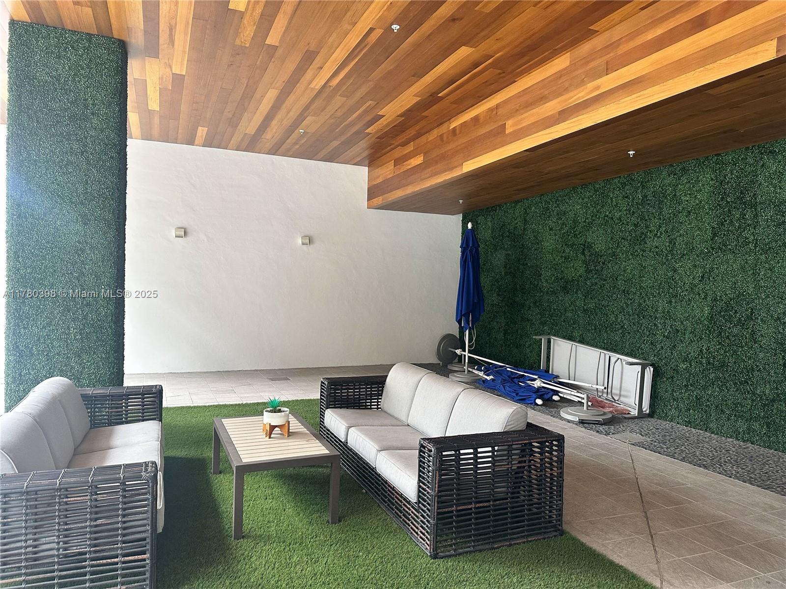 1010 SW 2nd Ave #1606, Miami FL 33130