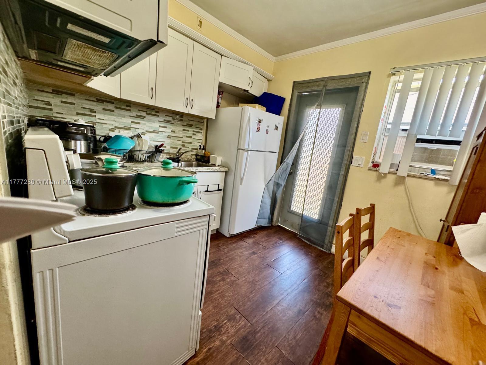 1734 Wiley St, Hollywood, Florida image 12
