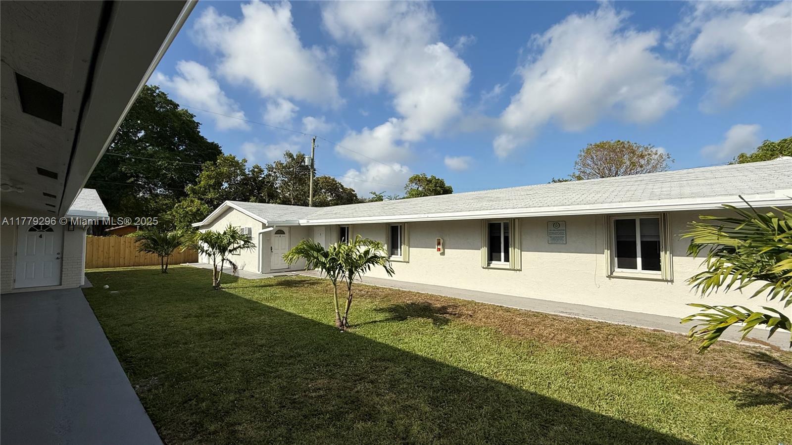 220 NW 12th St, Pompano Beach, Florida image 10