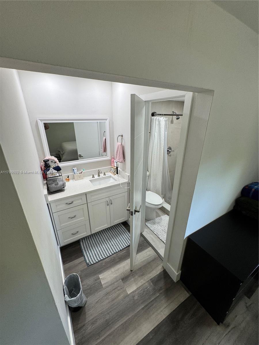 Listing Photo 10