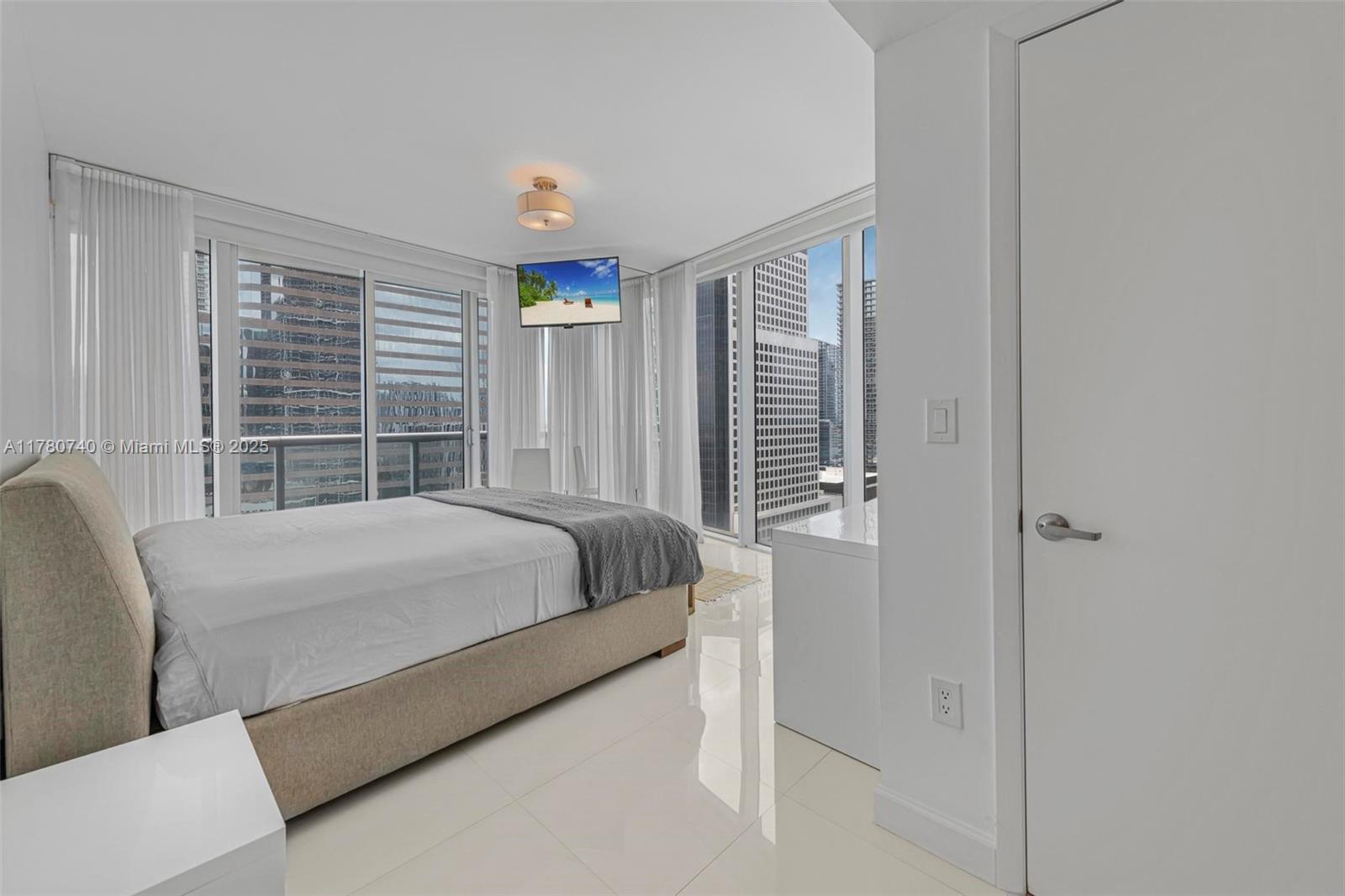 495 Brickell Ave #2411, Miami FL 33131