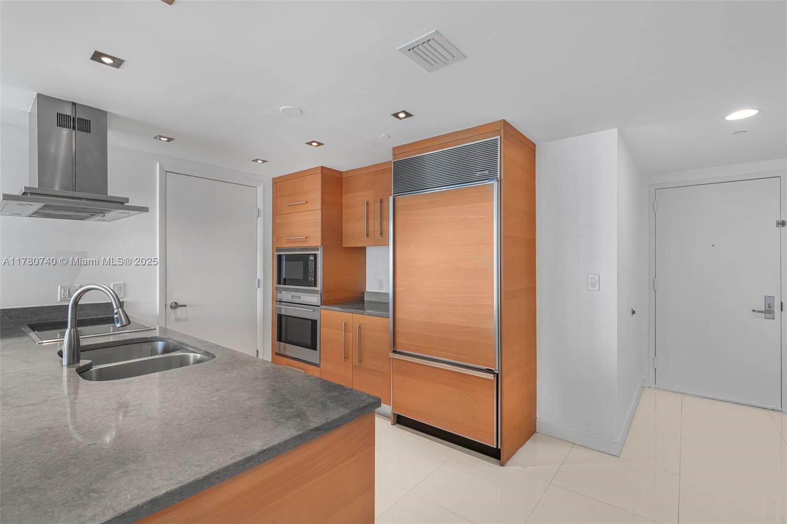 495 Brickell Ave #2411, Miami FL 33131
