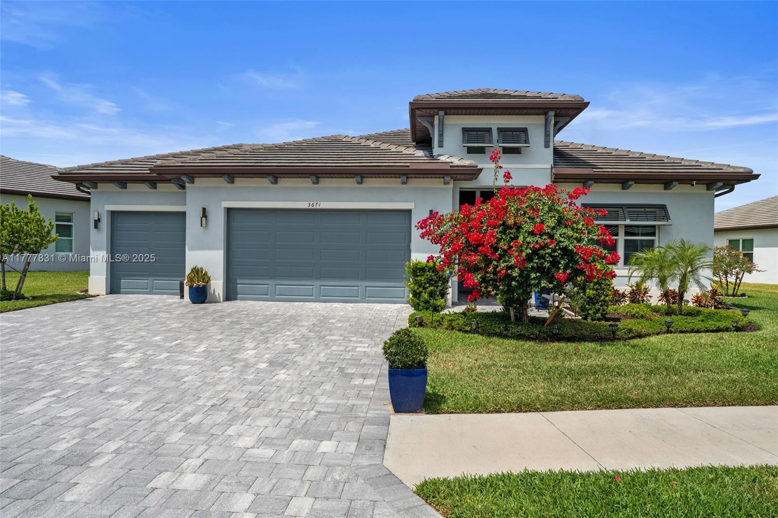 3671 Sapphire Cove, Naples, Florida image 1