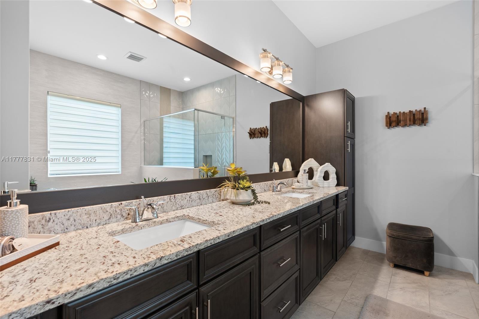 3671 Sapphire Cove, Naples, Florida image 18