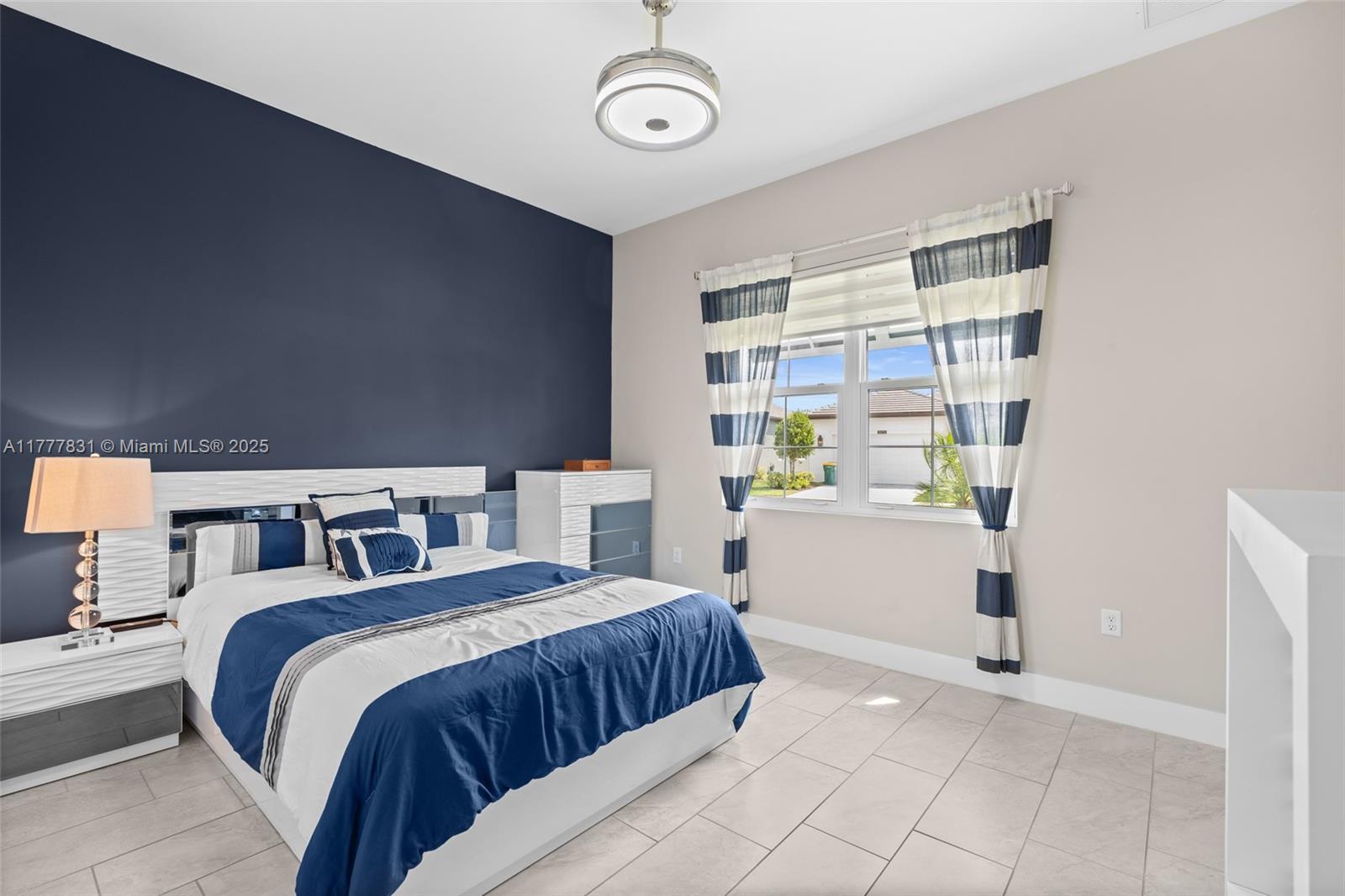 3671 Sapphire Cove, Naples, Florida image 20