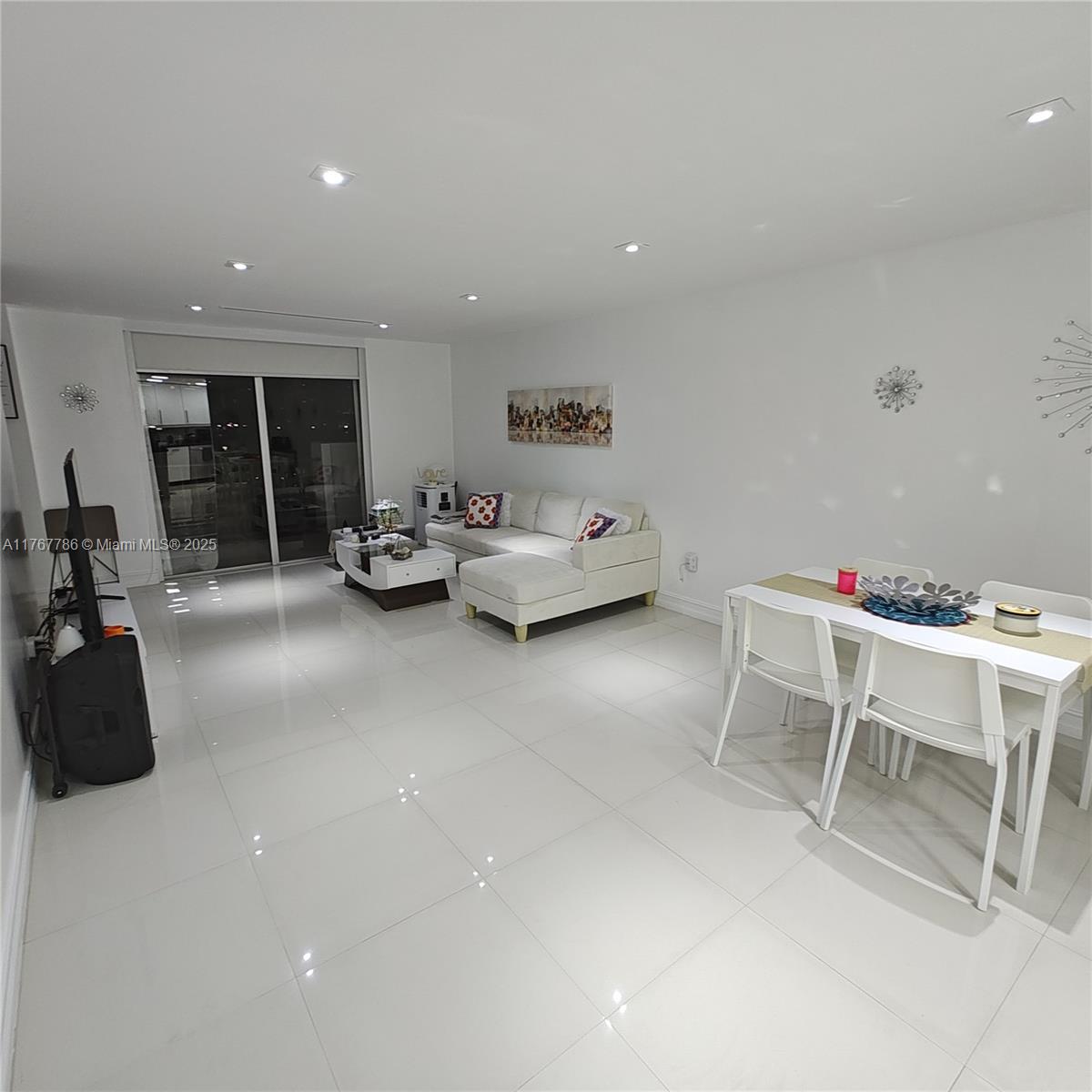 2750 NE 183rd St #301, Aventura, Florida image 5