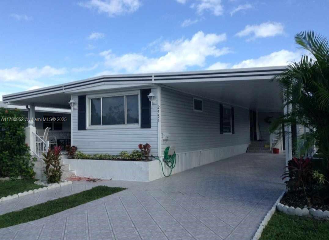 2761 SW 48th Ter, Pembroke Park, Florida image 1