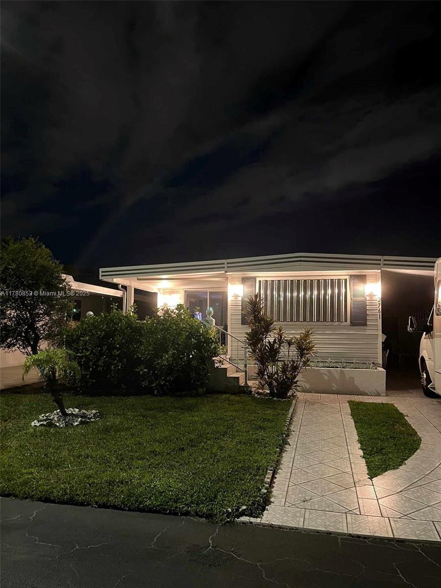 2761 SW 48th Ter, Pembroke Park, Florida image 30