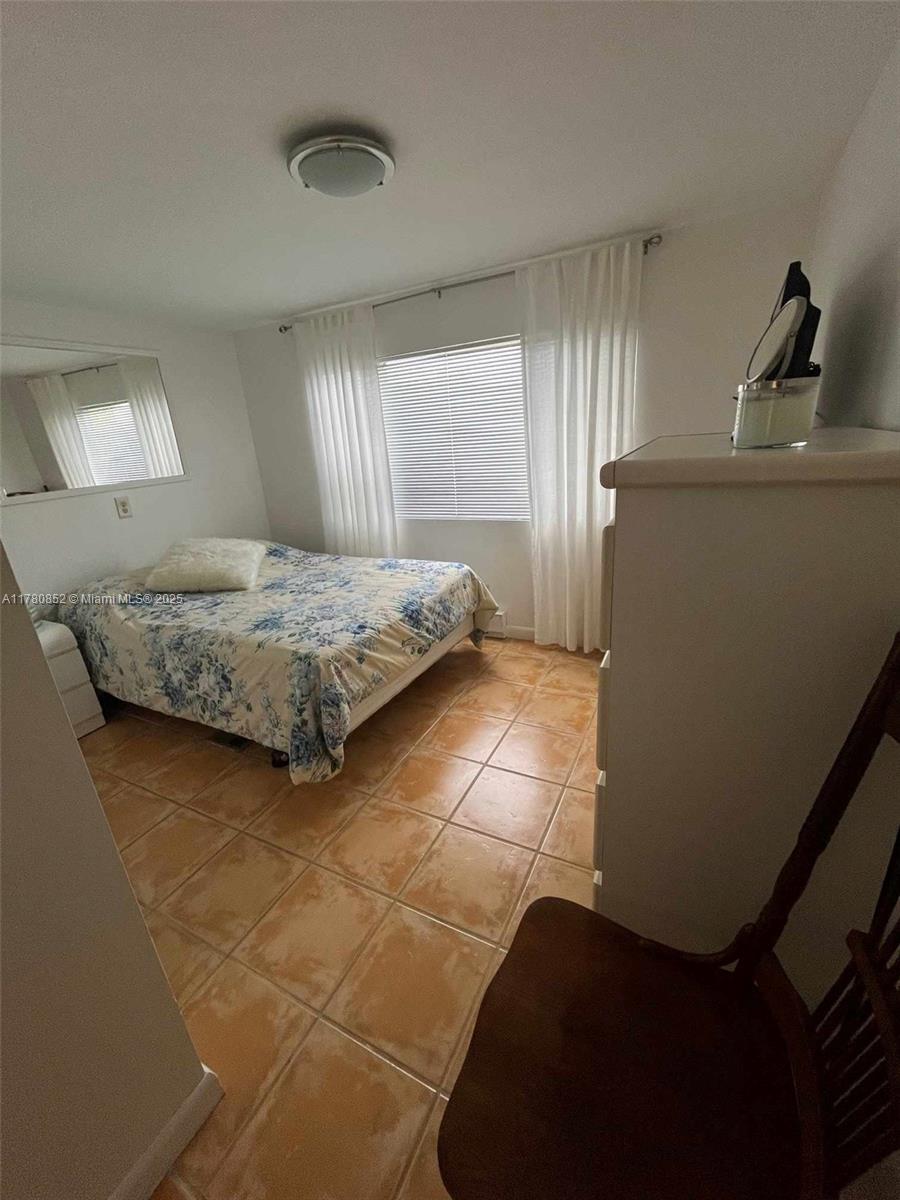 2761 SW 48th Ter, Pembroke Park, Florida image 8