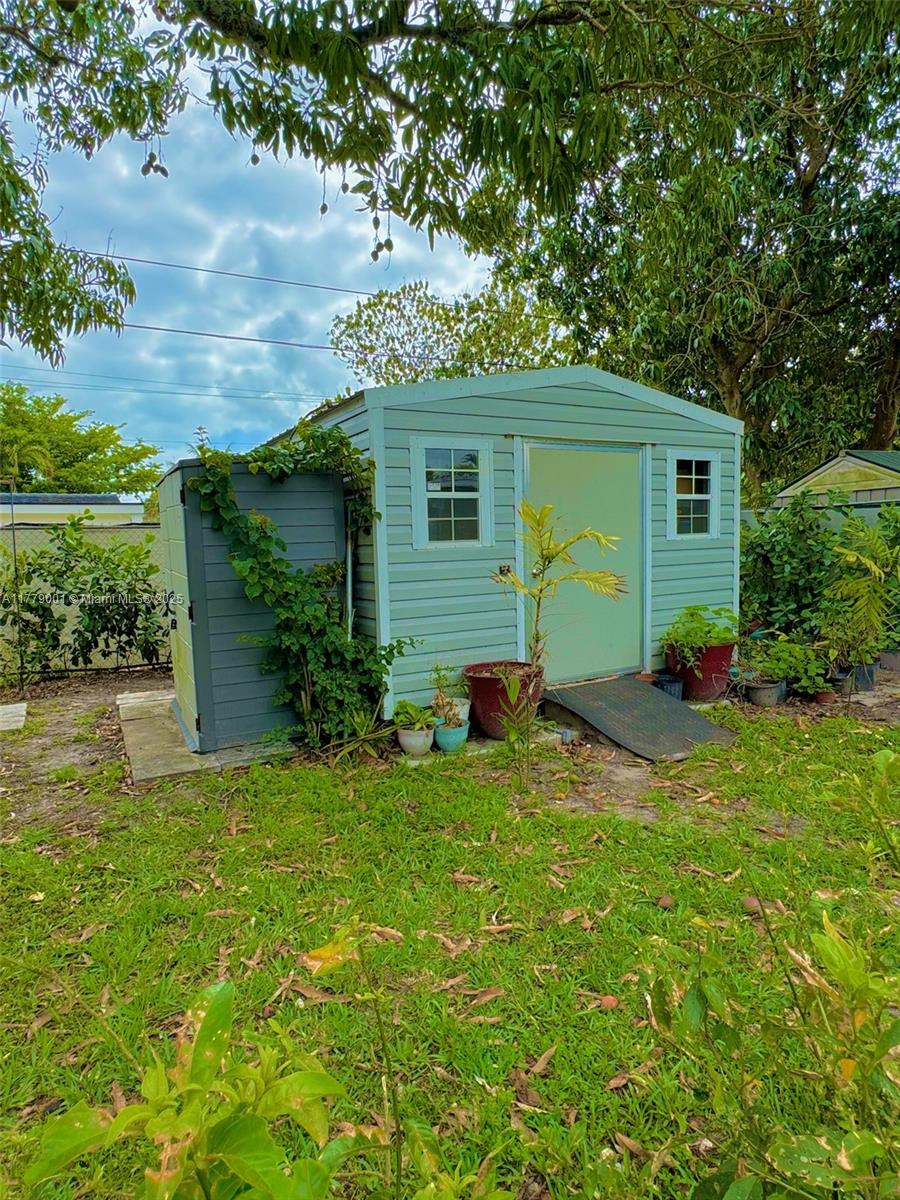 12685 NW Miami Ct, North Miami, Florida image 20