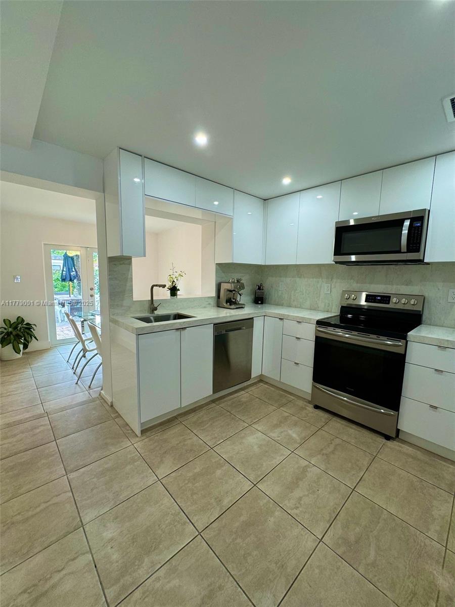 12685 NW Miami Ct, North Miami, Florida image 22