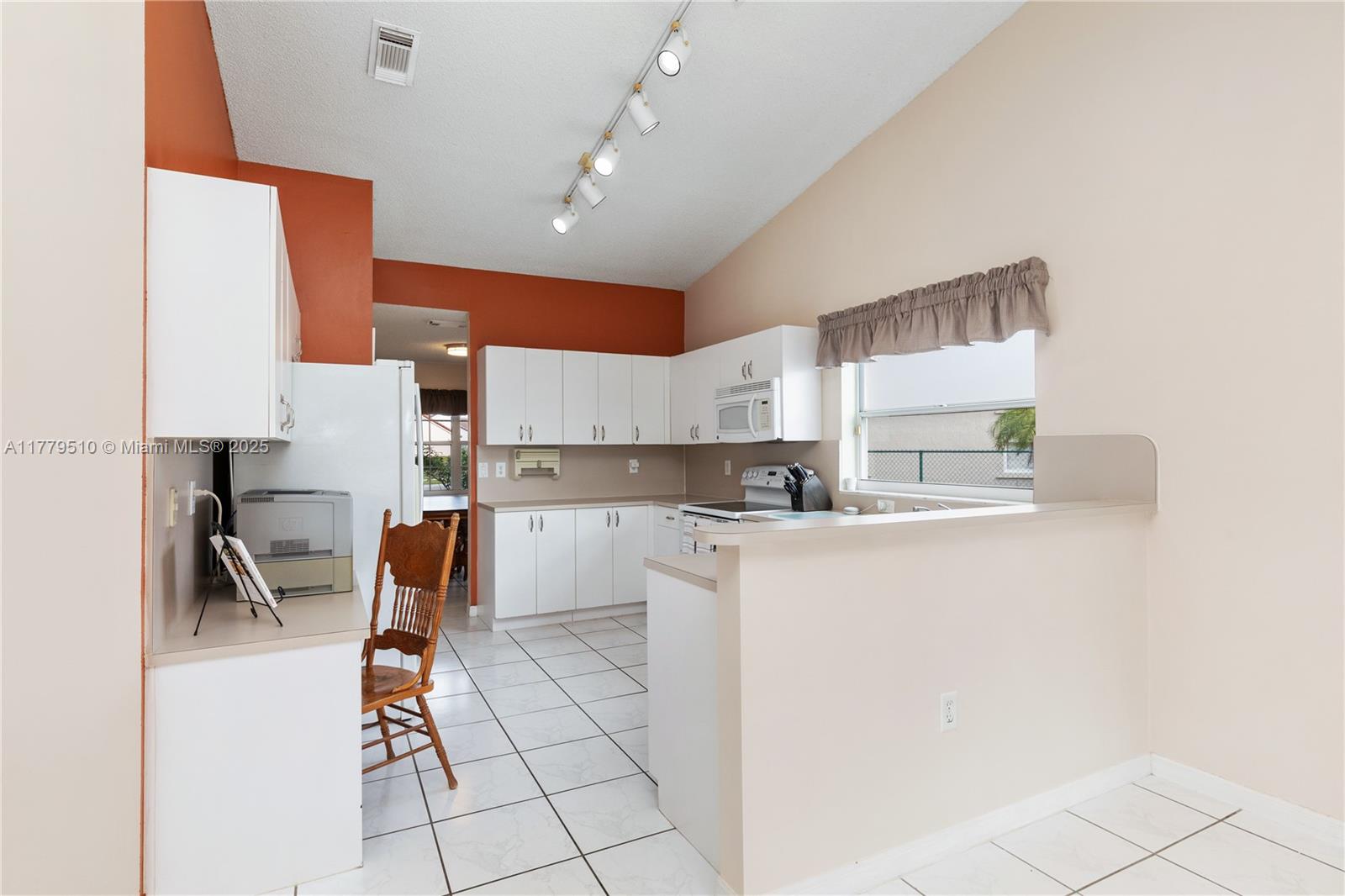 Listing Photo 15