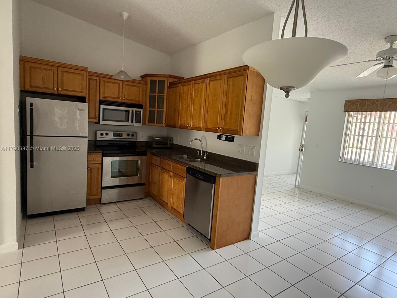 6720 NW 166th Ter #401, Miami Lakes, Florida image 6