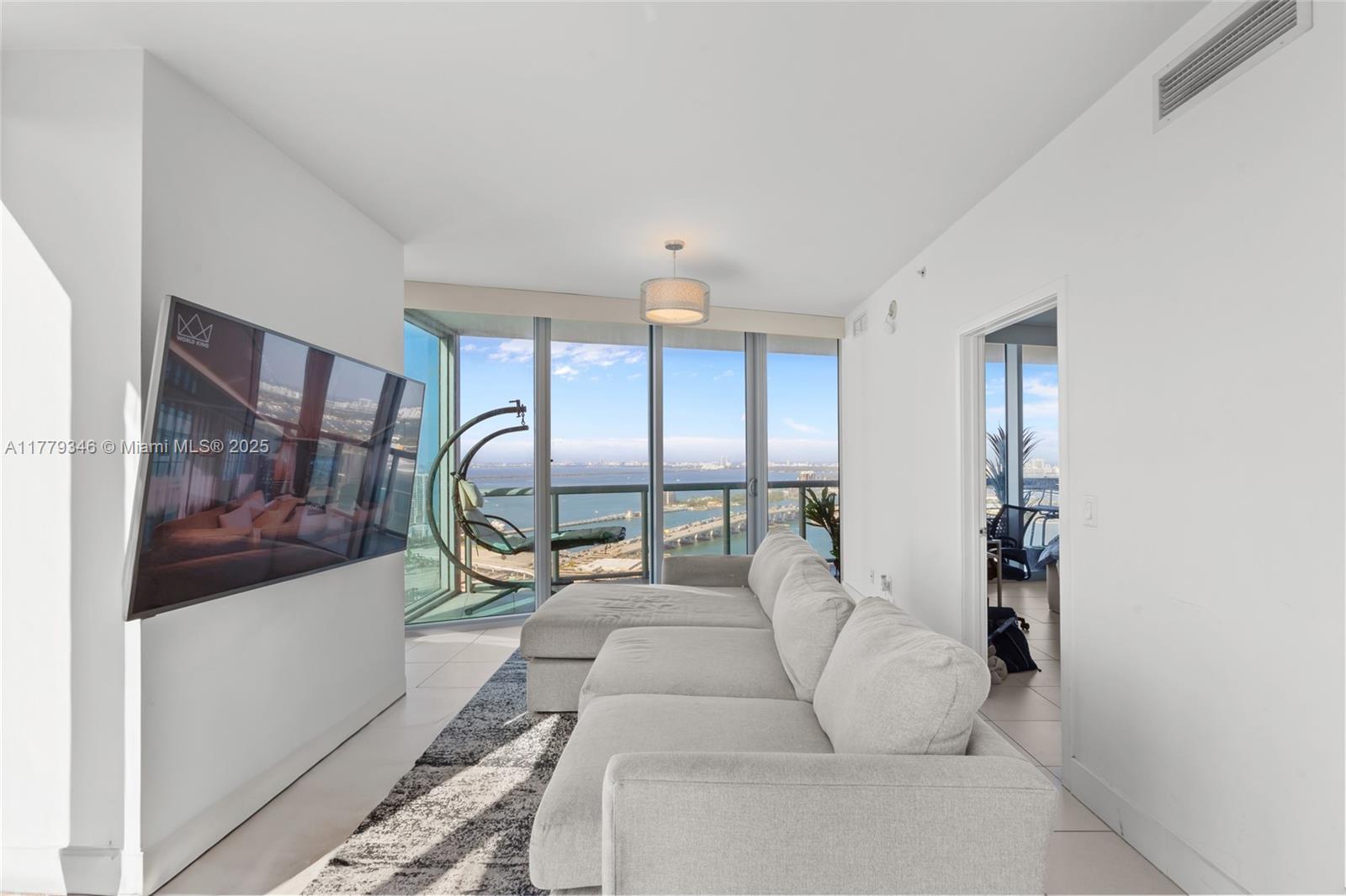 888 Biscayne Blvd #3812, Miami FL 33132