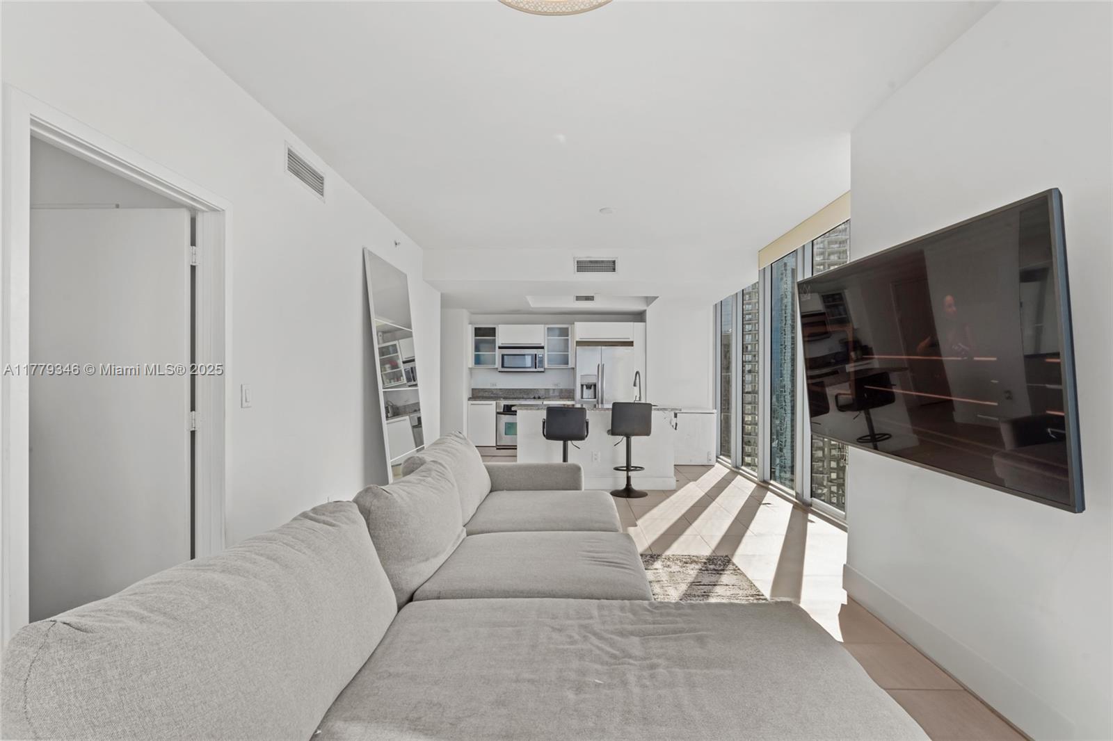 888 Biscayne Blvd #3812, Miami FL 33132