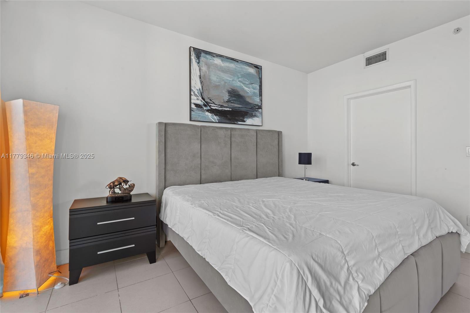 888 Biscayne Blvd #3812, Miami FL 33132