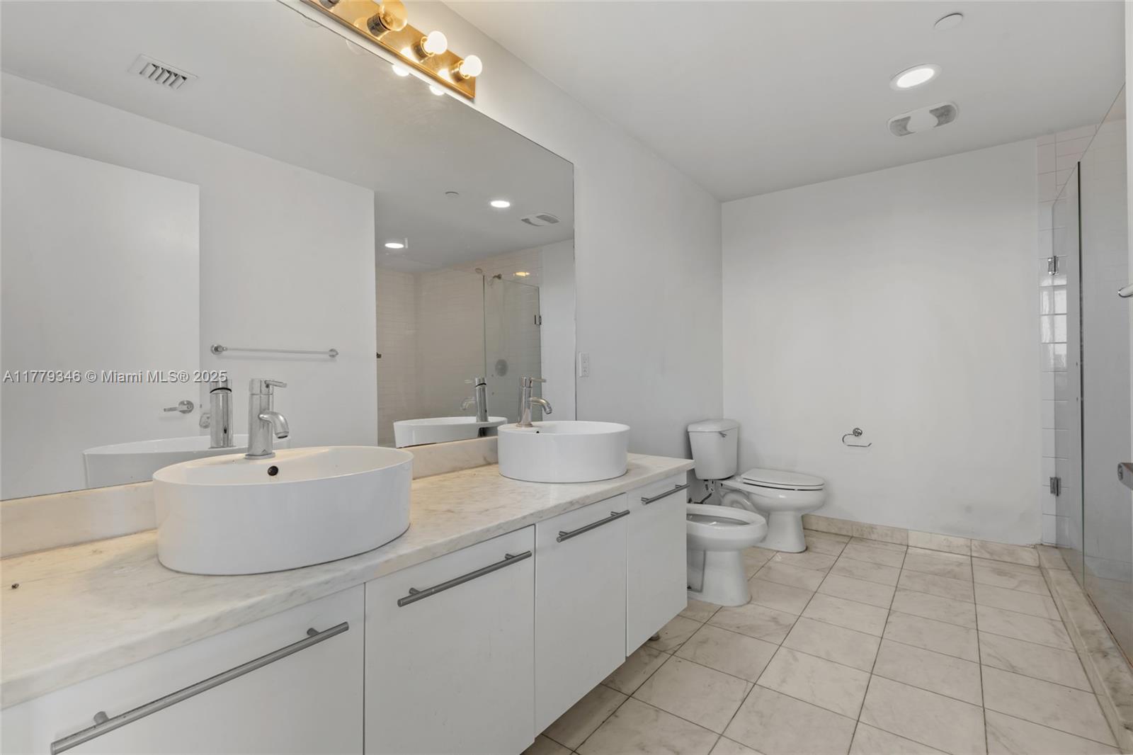 888 Biscayne Blvd #3812, Miami FL 33132