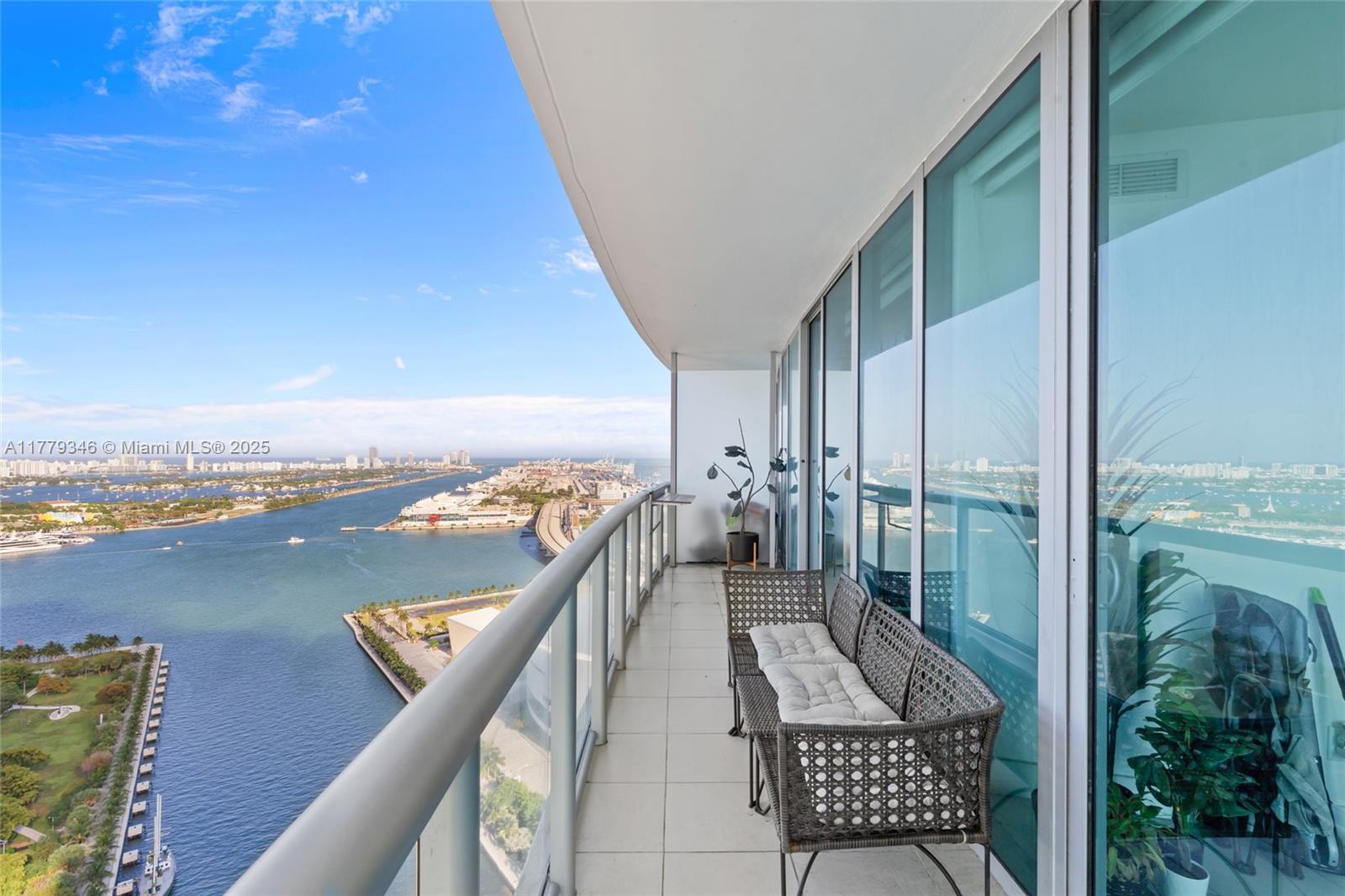 888 Biscayne Blvd #3812, Miami FL 33132