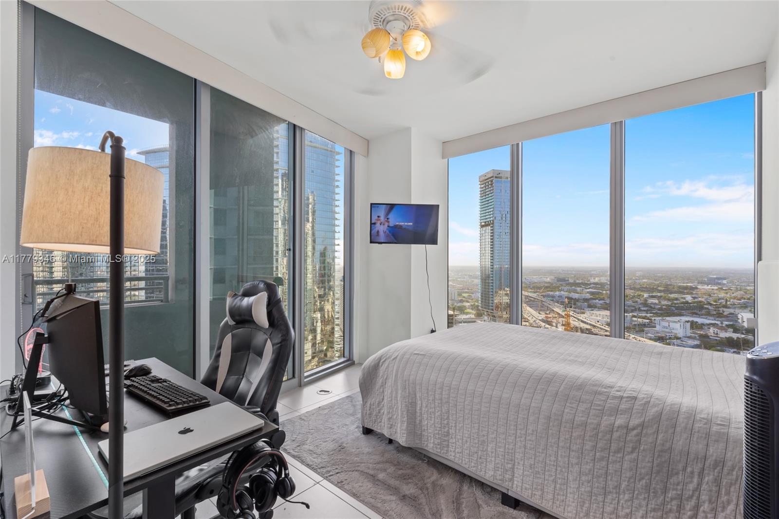 888 Biscayne Blvd #3812, Miami FL 33132