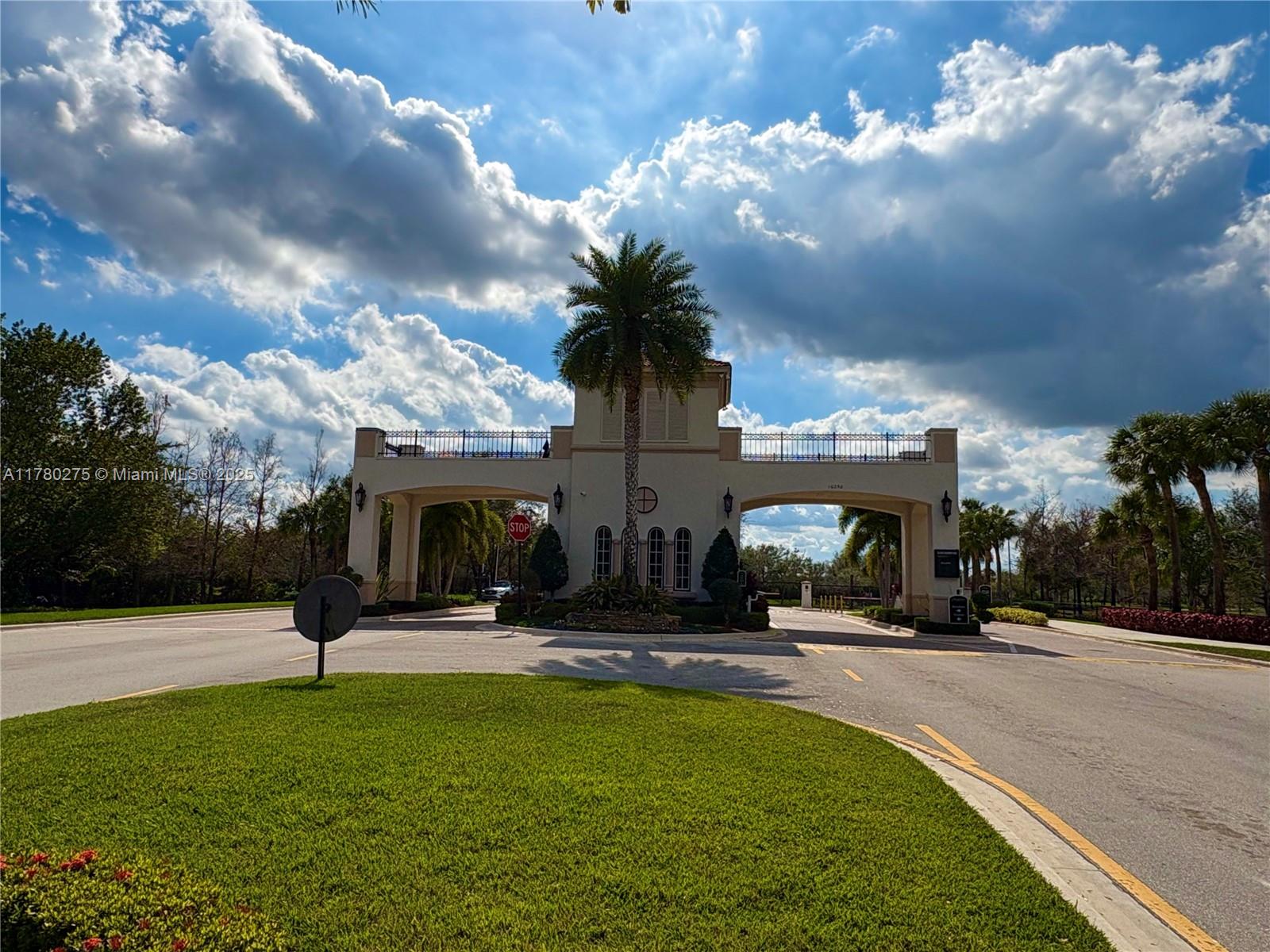10514 Galleria St, Wellington, Florida image 12