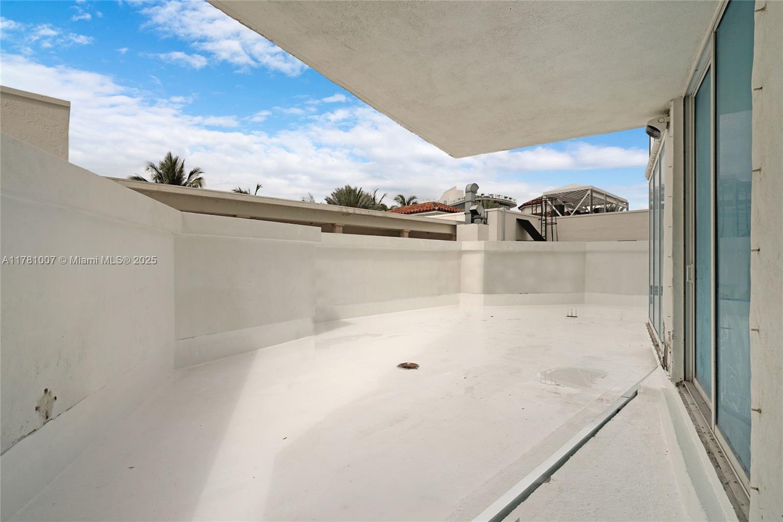 300 S Pointe Dr #305, Miami Beach FL 33139