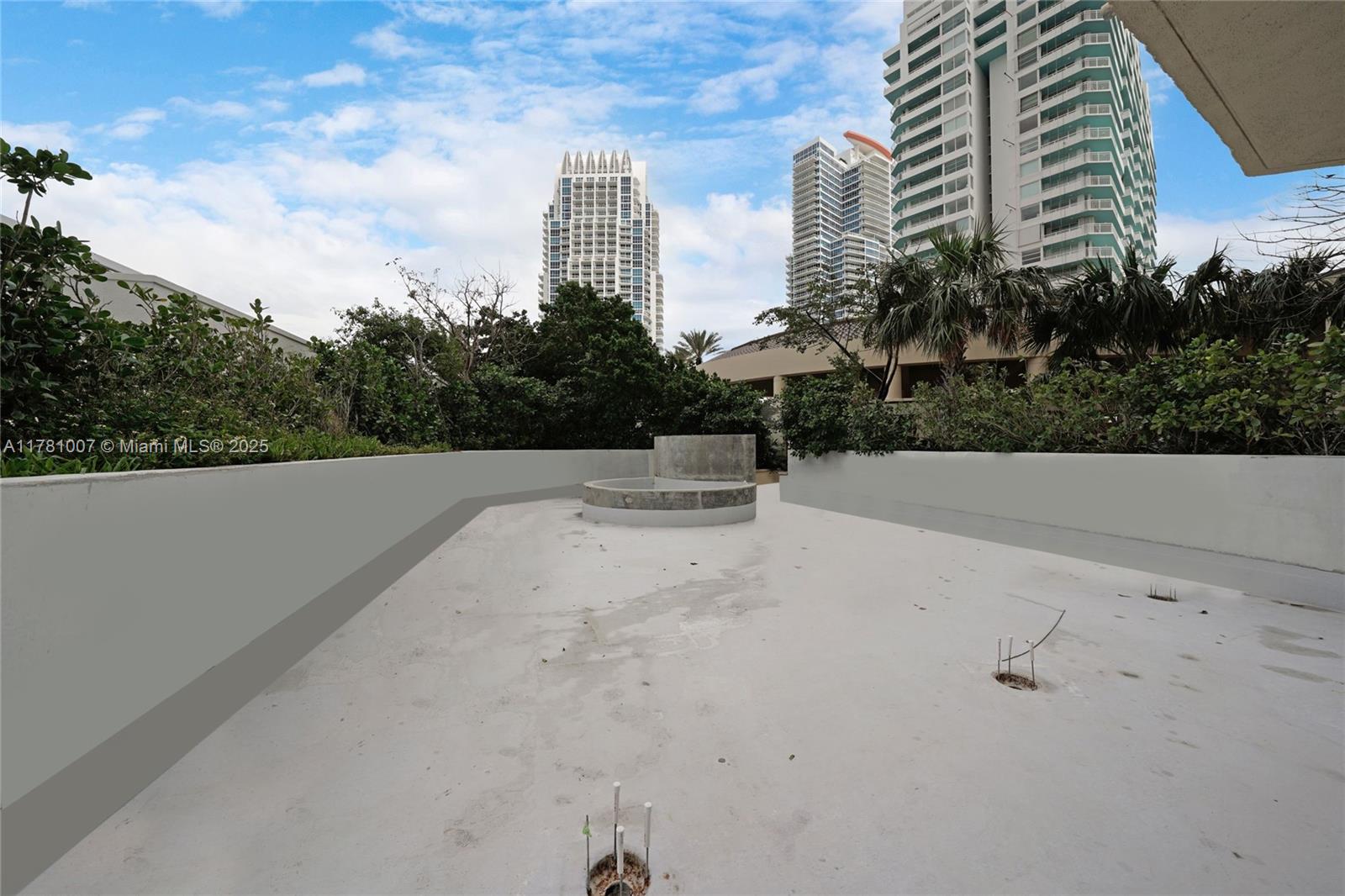 300 S Pointe Dr #305, Miami Beach FL 33139