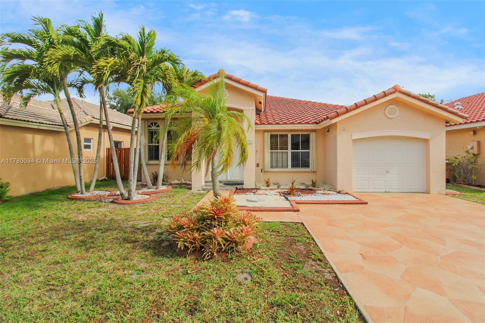 14261 N Royal Cove Cir, Davie, Florida image 4