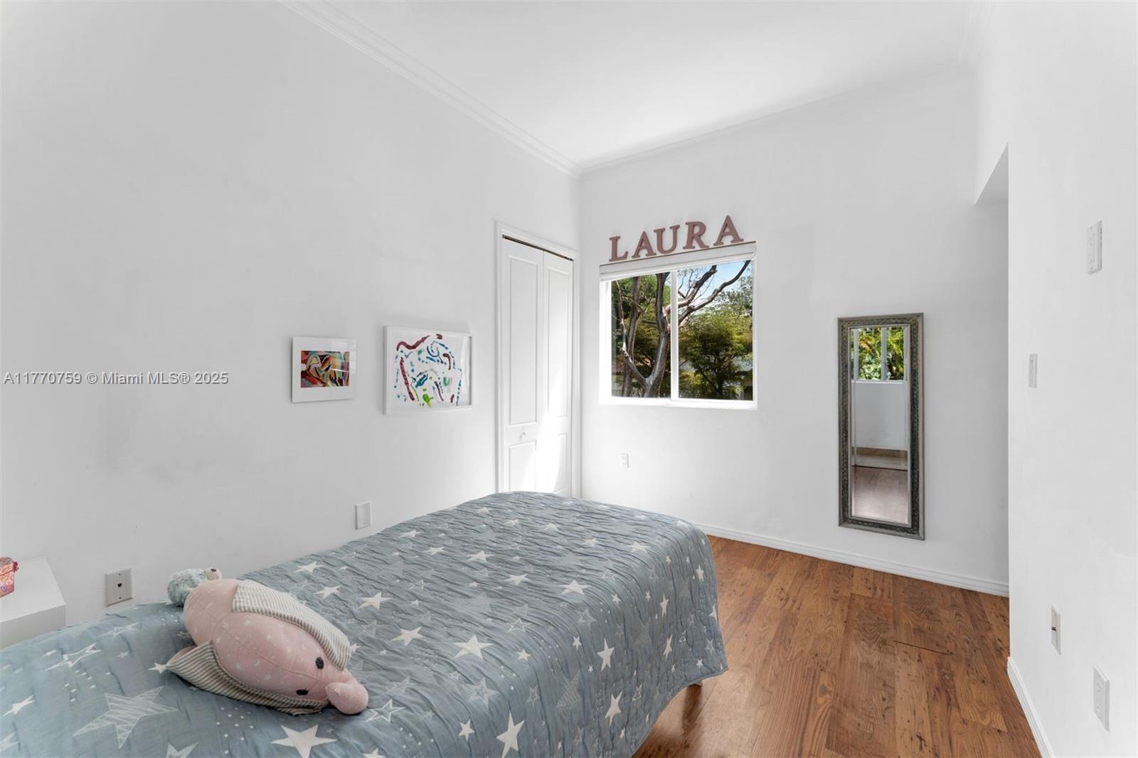 Listing Photo 12