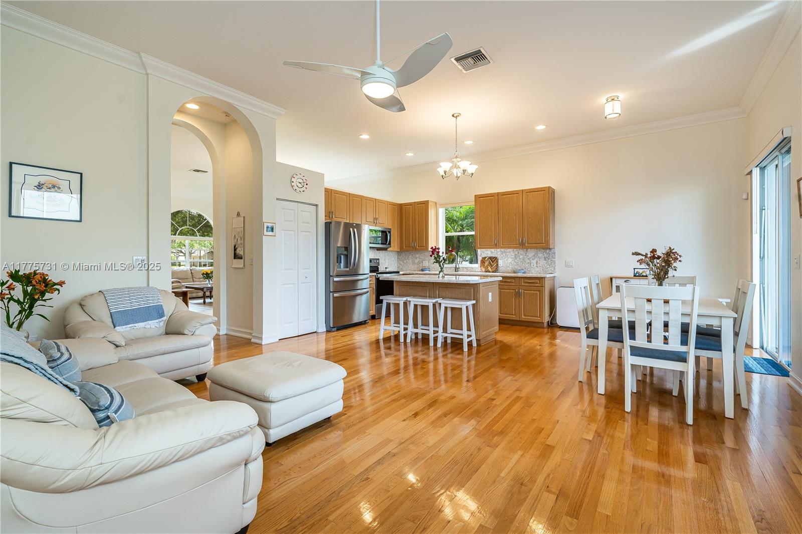 Listing Photo 9